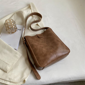Fashionable Large Capacity Womens Crossbody Bag Retro Versatile Commuter Bucket Bag Korean Style Single Shoulder Bag