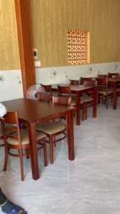 BÀN ĂN 4 GHẾ CABIN GỖ CAU SU TỰ NHIÊN - BỘ BÀN ĂN CƠM GIA ĐÌNH MẶT GỖ