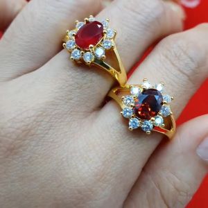 แหวนทองฝังพลอย ทับทิม โกเมน บุศราคัม มรกต เรียบหรู ใส่ได้ทุกโอกาส เสริมโชค เสริมบารมี ชุบทอง แหวนพลอย ทำจากทองเหลือง