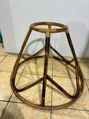 Andador 18inches Wooden Baby Rattan Andador with Maple Varnish. Natural rattan frame sturdy construction circular base designed for baby support suitable for indoor use.