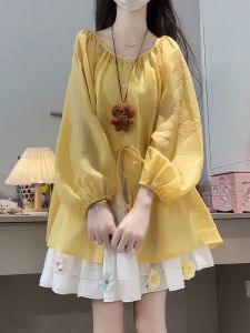 XIAOQIAOJIA | เสื้อเชิ้ตแขนยาวสีเหลืองสไตล์ฝรั่งเศสสำหรับผู้หญิงในช่วงฤดูร้อนปี 2025 เสื้อเชิ้ตแขนยาวทรงหลวมสไตล์ลำลองที่ไม่ซ้ำใคร