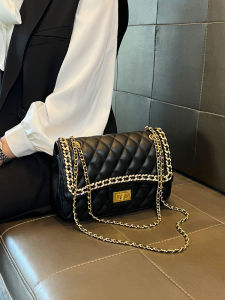 Fashionable Leather Handbag Womens Single Shoulder Chain Bag Small Square Bag Fragrance Style Crossbody Bag Leisure Scene