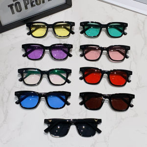 Sty⚡ Kacamata Hitam Warna Jelly Korea Kacamata Hitam Fashion Warna Permen Bingkai Persegi Pria dan Wanita Kacamata Hitam Retro