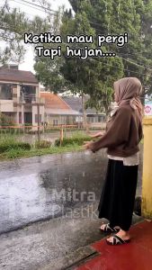Jas Hujan Plastik Setelan Baju Celana LDPE Cap Bambu Lengan Panjang Kresek Tebal Emergency Raincoat
