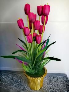 tulip gubahan bersama pasu gold mewah terkini gubahan untuk hari raya