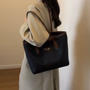 PIYU สไตล์เกาหลีความจุขนาดใหญ่ Oxford ผ้ากระเป๋าถือสำหรับผู้หญิงกระเป๋าสะพายเดี่ยวสีแฟชั่นที่เรียบง่ายคุณภาพเบาง่ายต่อการพกพากระเป๋าถือสตรี