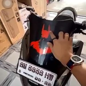 Stiker Motor Variasi BatMan Cutting Sticker Visor Namx Pcx Bat Man Aksesoris Keren