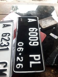 plat nomor motor berlogo nomor ukir rapih ukuan standar bisa custom ukuran via chat peroses cepathasil rapih karena di cuting atau ukir bykann dipolescat awet karena dasar di ampelas tidak ngelupasharga untuk sepasang