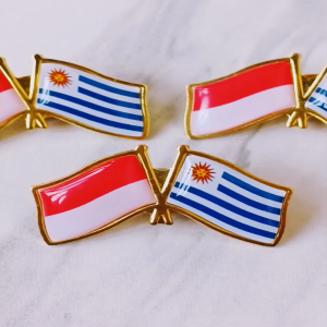 Pin & Bros Lencana Kuningan Cor Emas Bendera Indonesia dan Uruguay