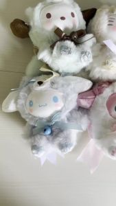 Sanrio | Bộ Sưu Tập Thú Bông Vinyl Kuromi Fox Island Series Hộp Quà Bí Mật Mặt Dây Chuyền Mèo Hoạt Hình Dễ Thương Đồ Trang Trí Túi Xách Nữ Xinh Xắn Đồ Chơi Sưu Tầm Quà Tặng Dành Cho Lứa Tuổi Từ 14 Trở Lên
