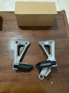 postep belakang revo abs original dudukan footstep belakang revo abs original
