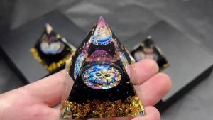 1 Tượng Kim Tự Tháp Orgone Hình Con Cú Với Đá Obsidian & Lá Vàng Trang Trí Nhà Cửa Mang Lại Sự Giàu Sang & May Mắn Món Quà Lý Tưởng Cho Tâm Linh & Chữa Lành