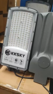 BINGO โคมไฟถนัน LED กลางแจ้ง 220v 50W 100W 200W outdoor led streetlight กันน้ำ IP67 ทนทานต่อพายุและฟ้าผ่า ประหยัดพลังงาน แสงสว่างสูง