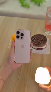 Đèn selfie gắn điện thoại tích hợp gương soi trang điểm