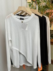 เสื้อยืดแขนยาวผู้หญิงฤดูร้อนปี 2024 ทรงหลวมสบายๆ บางเฉียบ ทรงปกติ สีสันสดใส ทรงไม่สมมาตร เสื้อผ้ากันแดด