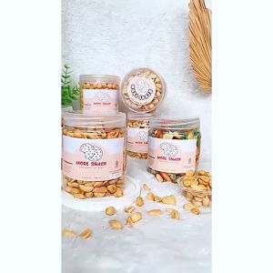Paket Kacang 300 ml Cemilan More Snack Serba Kacang Bawang Mix Campur Thailand Telur Oven Medan Gurih Asin Kemasan Toples Jar Lebaran