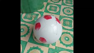 (Murah Meriah) Bola Sepak dari Bahan Plastik Ukuran Besar