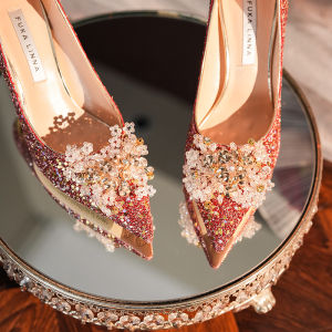 รองเท้าแต่งงานสีแดง OYN ทรงหัวแหลม ดีไซน์เก๋ไก๋ รองเท้าส้นสูงแบบสวมสบาย สำหรับผู้หญิง วัสดุด้านในเป็นหนังไนลอน