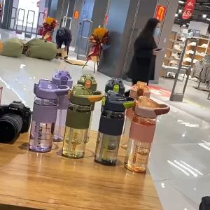 Botol Minum Karet Traveling FLIP ON 700ml Tempat Minum BPA FREE ZY-1857