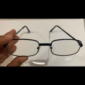 Kacamata Plus (+) Terkini: Ukuran +1.00 sampai +3.00 & Model Frame Pria & Wanita