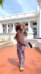 [Clearance] Dreamtale Baju Set Wanita Musliah Samira Muslimah Wear Floral Printed Batik Muslimah Suit Como Crepe Muslim Blouse & Skirt Baju Set WCO147