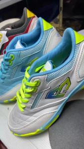 รองเท้าFutsalBreakerรุ่นBk-1231มี3สีขาวสีฟ้าและแดงsize38-44เหนียวหนึบทุกสนาม