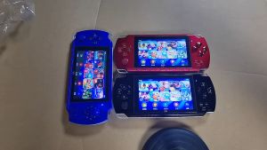 Temper 4.0 inch 8GB Retro Portable Mini Handheld Game Console ini handheld players for toys tv mobile nintendo box gamebox in pad boy gaming video 2023 play station gamestation gamestv controller