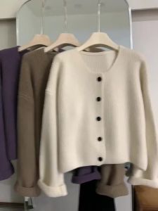 áo len nữ form rộng tăm cộc tay trễ vai mỏng cổ lọ áo khoác carigan thom browne local brand ngắn tay dày hàn quốc bigsize cột dây Thường Ngày Cổ Tròn Phong Cách Hàn Quốc Áo Len Nữ Cardigan Áo Dệt Kim Dài Tay Phong Cách Lười Mẫu Mới Xuân Thu Áo Cao Cấp