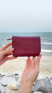 ช่องใช้งานเก๋กว่าใคร - Charinbag ให้กระเป๋าสตางค์หนังวัวแท้