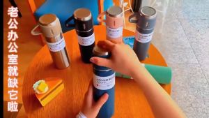 SG【READY STOCK】500ML Double-layer Stainless  Steel Vacuum Thermos Coffee Tumbler Business Vacuum Insulated Flask  304 Set Vacuum Flask Mug  Thermos Hot Cold Water Botol Air   Dual-use Stainless Steel   Travel Mug Water  Bottle Tea Infuser Bottle 保温壶套装