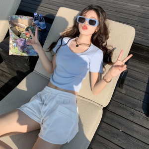 เสื้อยืดแขนสั้นผู้หญิง ทรงเข้ารูป เทรนด์ใหม่ ฤดูร้อน 2025 เสื้อคอตั้ง สไตล์เกาหลี แขนสั้น ทรงเข้ารูป ทรงเข้ารูป เสื้อผ้าทำงาน