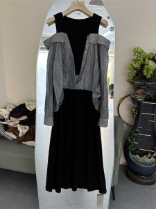 ชิค สไตล์ฝรั่งเศส ปาดไหล่ เดรสเชิ้ต หญิง ฤดูใบไม้ผลิ ฤดูใบไม้ร่วง แฟชั่นใหม่การจับคู่ไหล่ยาว กระโปรง ลำลอง สวมใส่