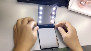 LED Pocket Mirror 8 LED Light Foldable Travel Make Up Lady Cosmetic Handbag Mini Mirrors 折叠旅行化妆镜带灯口袋迷你补妆镜子