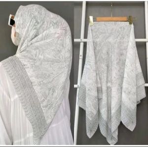hijab segi empt motif pegunungan voal premium lasercut