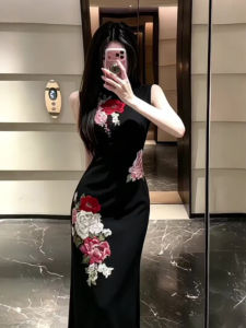 CHANGTONG | New Style Chinese Embroidery Bodycon Cheongsam Dress