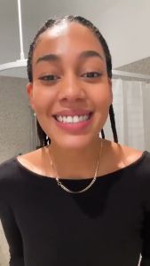 Hviqan V34 Teeth Whitening Purple Toothpaste Teeth Whitening and Bleaching Teeth Removes Smoke Stains and Coffee Stains