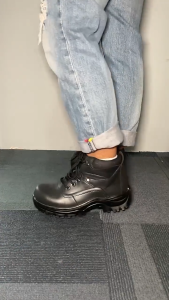 Sepatu Safety Ujung Besi K-EUK Kerja Proyek Boots Kulit Sapi Sole Karet Fariasi Warna Coklat Dan Hitam Free Kaos Kaki