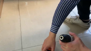 Đầu chuyển đổi mũi khoan sang đinh tán: kim loại có tay cầm lớn dễ sử dụng