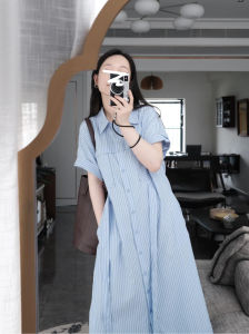 ชุดเดรสคอโปโลสีน้ำเงินลายทางทรงหลวมสไตล์ฝรั่งเศสสำหรับผู้หญิงในช่วงฤดูร้อน ชุดเดรสยาวทรงเอแขนสั้น