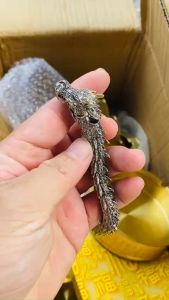 Dây đeo tay kim loại hình rồng mạnh mẽ