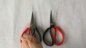 High Carbon Steel Curved Scissors Strong Cutting for Tough Materials Like Leather and Heavy Fabric