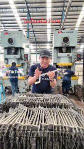 PSI แคลมป์ รุ่น PV CLAMP STAINLESS 304 (ตัวเลือก แพ็ค 1PCS./แพ็ค 10PCS.) สแตนเลส อุปกรณ์ยึดหลังคา ยึดหลังคาเมทัลชีส หลังคาลอนคู่ ยึดหลังคา อุปกรณ์ยึดแผง โซล่าเซลล์ ยึดแผง ยึดโซล่าเซลล์ โซล่า ตัวยึด จัดส่ง FLASH