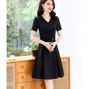 ชุดเดรสคอวีฤดูร้อนสำหรับผู้หญิง ชุดคลุมกันแดด เอวเข้ารูป สไตล์ใหม่ เดรสยาวคลุมเข่า ชุดคลุมกันแดดแบบสวมหัว