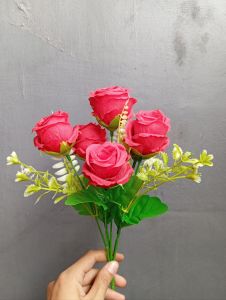 bunga mawar bucket kecil artificial plastik