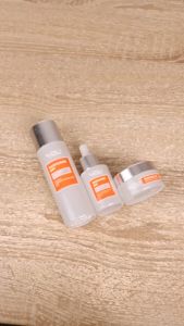 YOU RADIANCE UP BRIGHTENING SERIES / PURE CICA ESSENCE / BRIGHTENING SERUM / DEEP MOISTURIZING CREAM 30GR