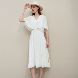 AMII | New Vacation Style V-neck Lace Hollow-out Slimming Dress