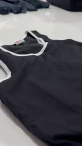 ร้าน Lucky *NEW*Tom Fin เสื้อกล้ามทอมฟิน เสื้อกล้ามทอมเต็มตัว เสื้อกล้ามทอม เสื้อกล้ามรัดหน้าอก  รุ่น Classic-สีดำขอบขาว