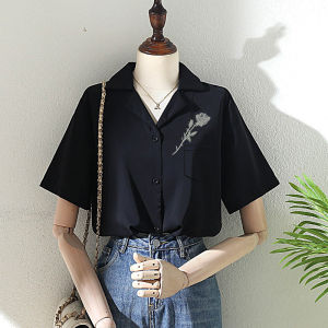 เสื้อเชิ้ตแขนสั้นผู้หญิงสีดำลายดอกไม้สไตล์ย้อนยุคฤดูร้อนใหม่ เสื้อเชิ้ตผู้หญิงแขนสั้นลายดอกไม้สไตล์ฮ่องกงสุดเทรนด์
