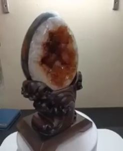 恐龙蛋黄水晶洞 2.337KG DINOSAUR EGG CITRINE GEOGE