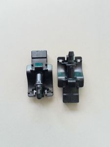 NOZZEL WIPER SEMPROTAN AIR DEPAN INOVA REBORN FORTUNER VIOS YARIS HARGA 1 PCS